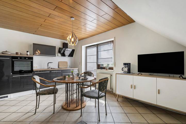 Ganze Wohnung, Ferienwohnung 'Gerda' mit Bergblick, Balkon und Wi-Fi in Weigendorf, Ostbayern