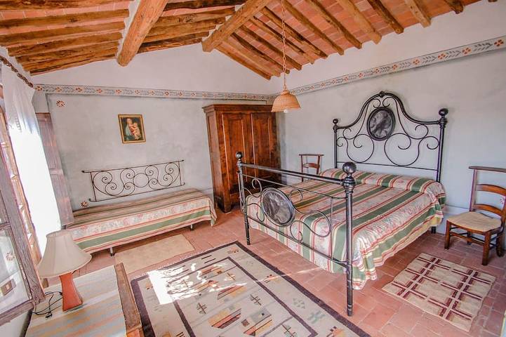 House with private pool and stunning panoramic views 20km from Pisa, Lucca, sea in Buti, Pisa e dintorni