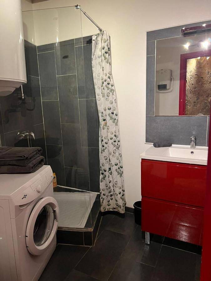 Gîte pour 5 personnes, avec terrasse dans Arenes D Arles - 3