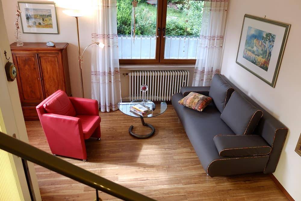 Modern eingerichtetes Ferienhaus oberhalb der Mosel mit großer Sonnenterasse. in Alf, Traben-Trarbach und Umbegung