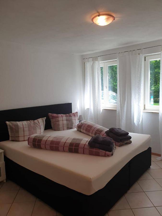 Appartement entier, Apartment with Terrace in Glottertal, Forêt-Noire du Sud