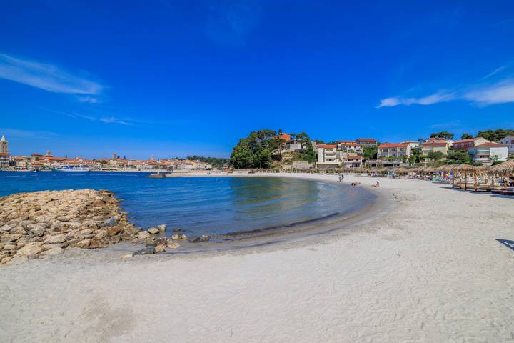 Ferienhaus für 8 Personen, mit Garten und Balkon in Banjol - 3