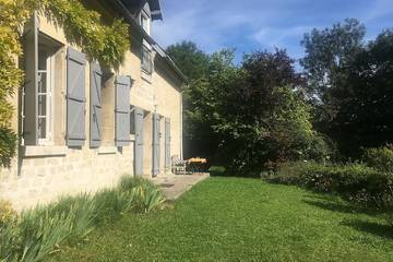 Gîte pour 8 personnes, avec jardin, animaux acceptés à Coucy-le-Château-Auffrique