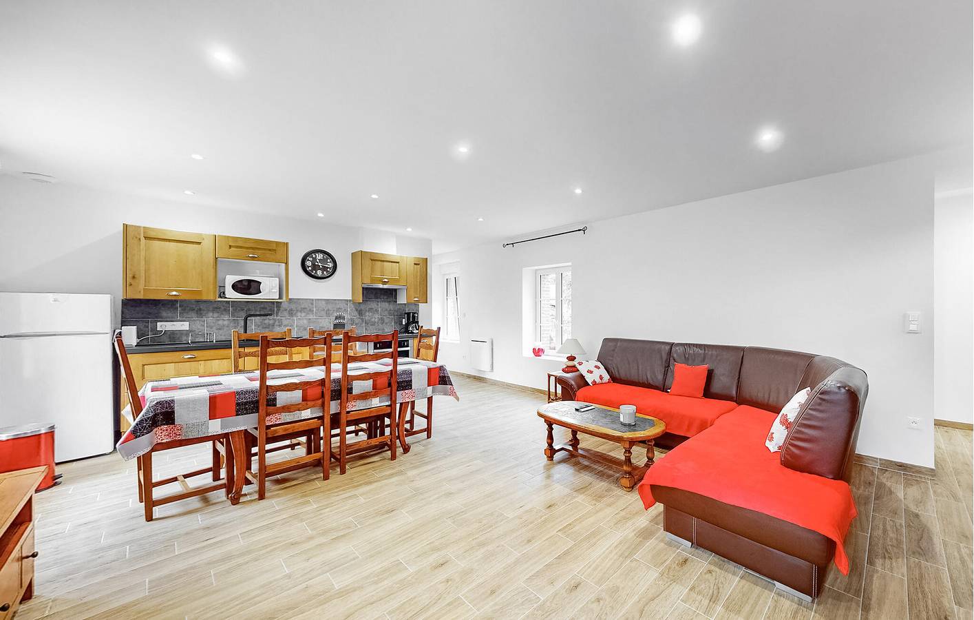 Cozy Garden Apartment with River Views - 2km to La Durdent in Grainville-la-Teinturière, Dieppe region