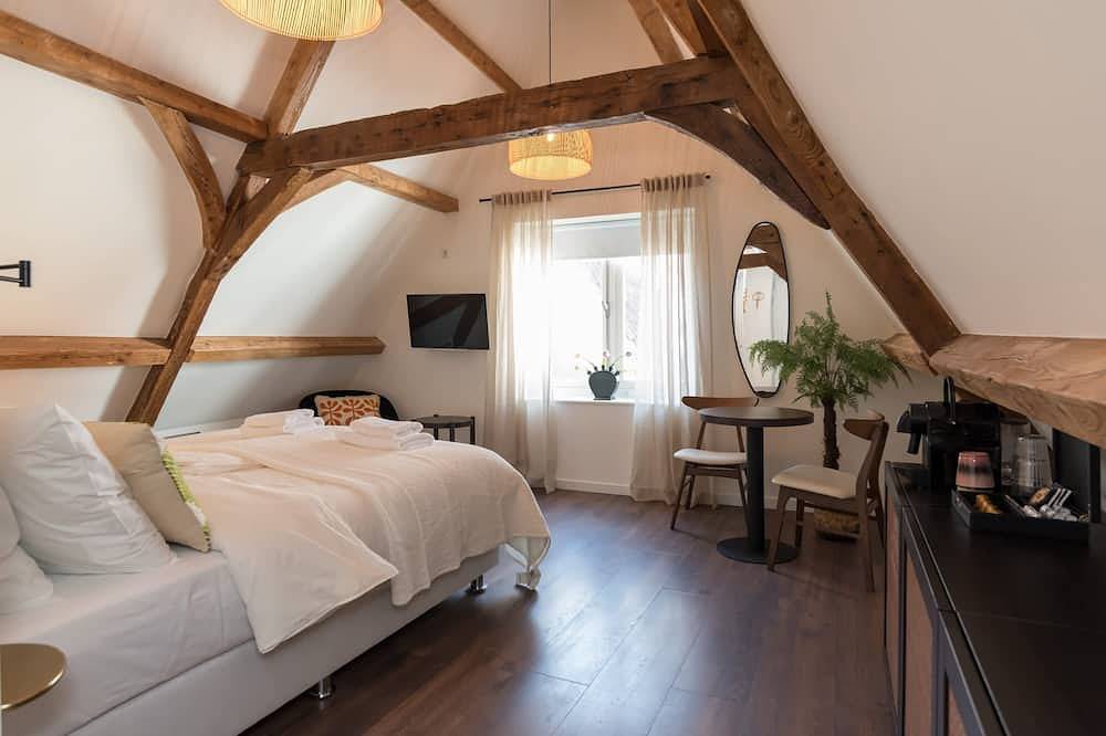 Six Boutique Hotel - Romantic Attic Room in Haarlem, Mer du Nord Pays-Bas