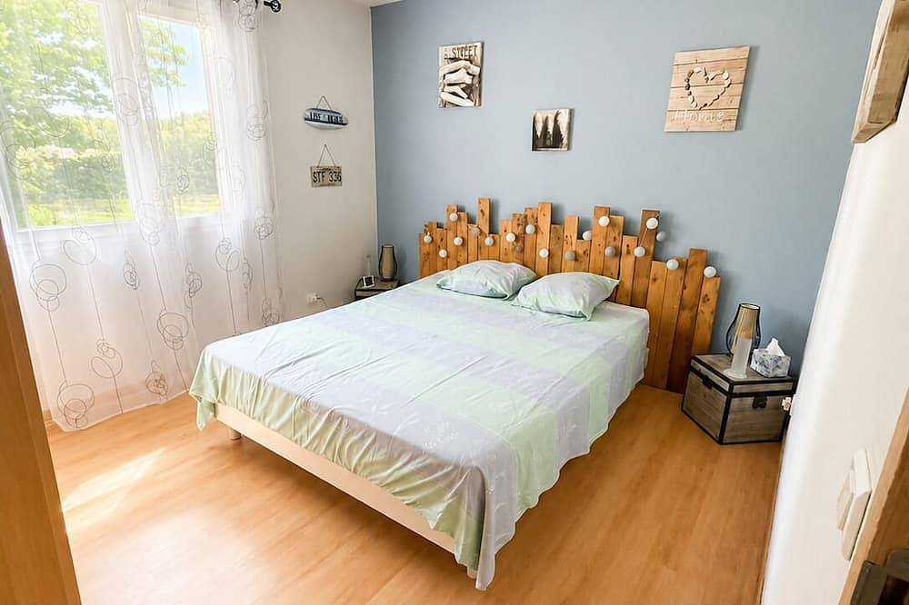 A Gem in Rabastens: A Single-Story Home with a Pool in Rabastens, Región de Albi