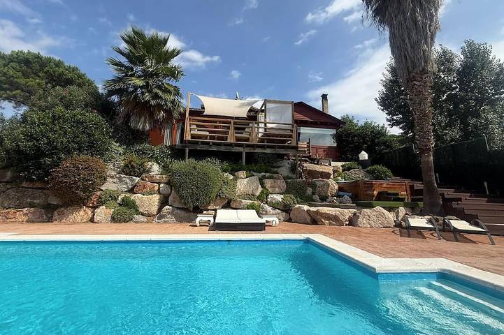 Gîte pour 8 personnes, avec jacuzzi et jardin