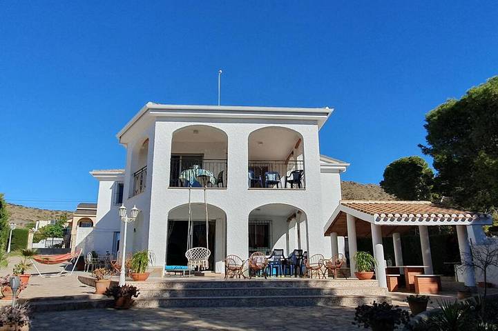 Chalet para 10 personas, con balcón y jardín - 1