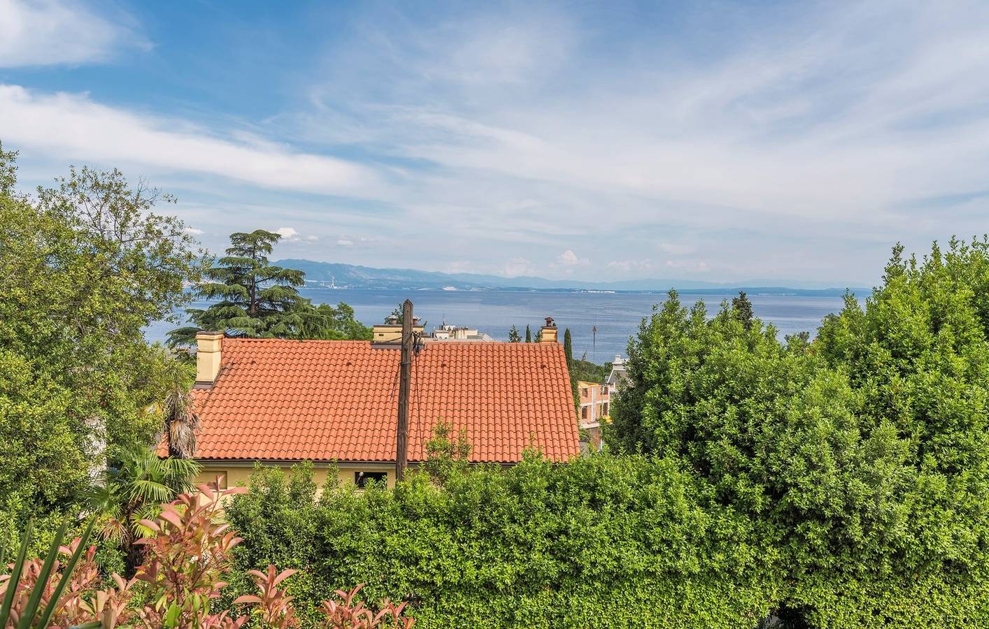 Entire apartment, Tea Suite in Opatija with sea view in Opatija Riviera
