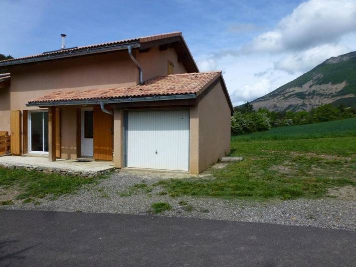 Gîte pour 5 personnes, avec vue et jardin, animaux acceptés à Aspres-sur-Buëch