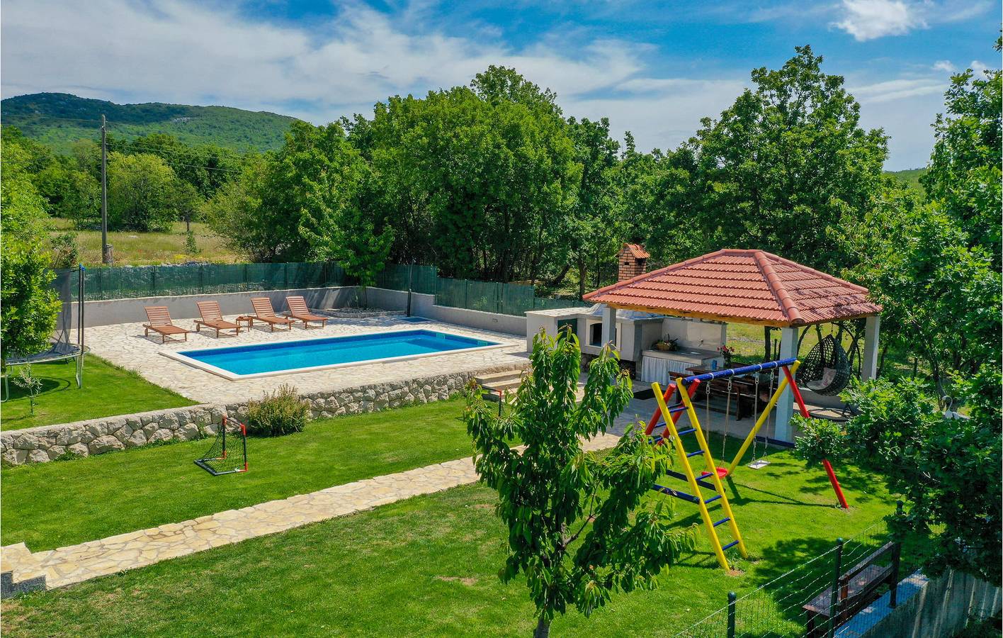 Ferienhaus für 10 Personen mit Terrasse in Dalmatinisches Zagora