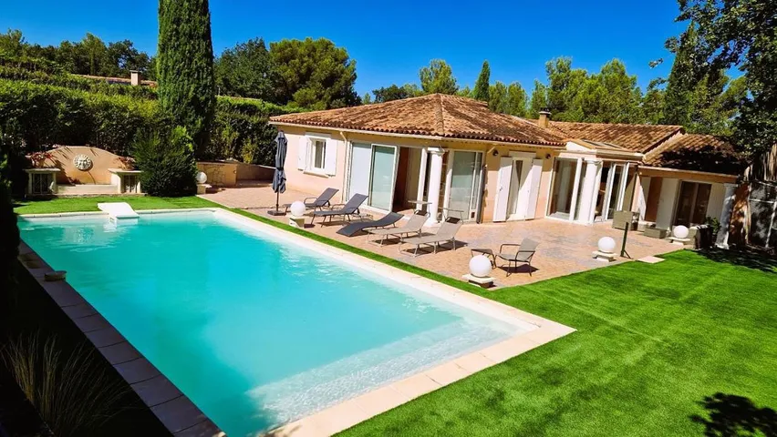Apartamento de vacaciones para 3 personas, con piscina además de jardín y vistas - 1