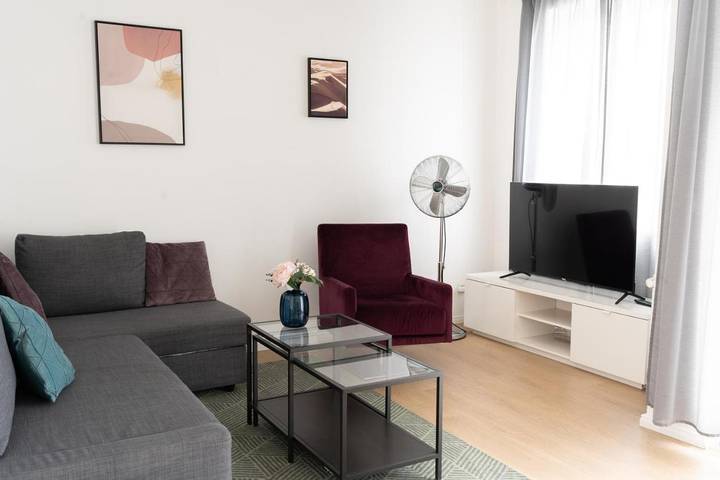 Ferienwohnung für 6 Personen, mit Balkon und Ausblick bei der Museumsinsel Berlin
