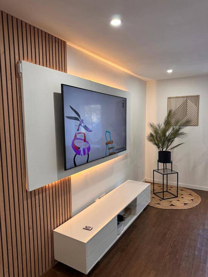 Appartement entier, Three-Bedroom Apartment in Bussières-lès-Belmont, Champsevraine