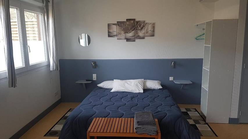 Hôtel pour 2 personnes, avec Terrasse et Jardin à Saint-Martial-de-Valette