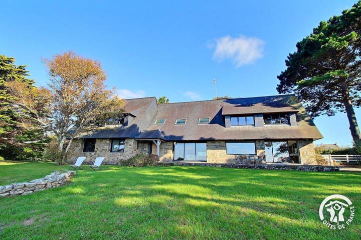 Gîte pour 14 personnes, avec terrasse et jardin à Port-Louis - 3