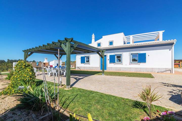 Aparthotel para 5 pessoas, com piscina e vista e ainda jardim no Algarve