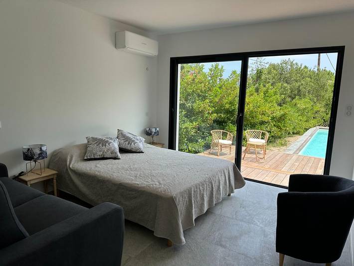 Location de vacances pour 8 personnes, avec terrasse et piscine, animaux acceptés à Sari-Solenzara - 3