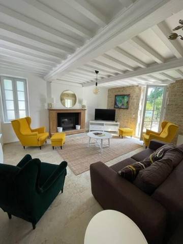 Gîte pour 9 personnes, avec jardin et terrasse à Russy