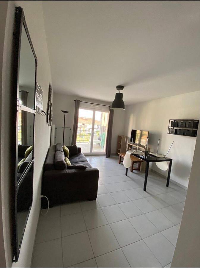 Appartement de vacances pour 3 personnes, avec vue ainsi que piscine et balcon