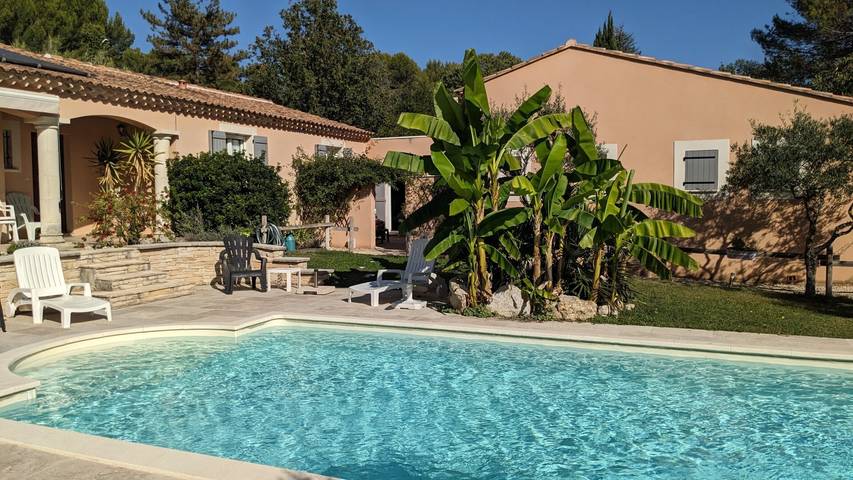 Bed and Breakfast 'Chambre - Le Clos Des Fontaines' con piscina privada, Wi-Fi y aire acondicionado in Pernes-les-Fontaines, Parque natural regional del Mont Ventoux