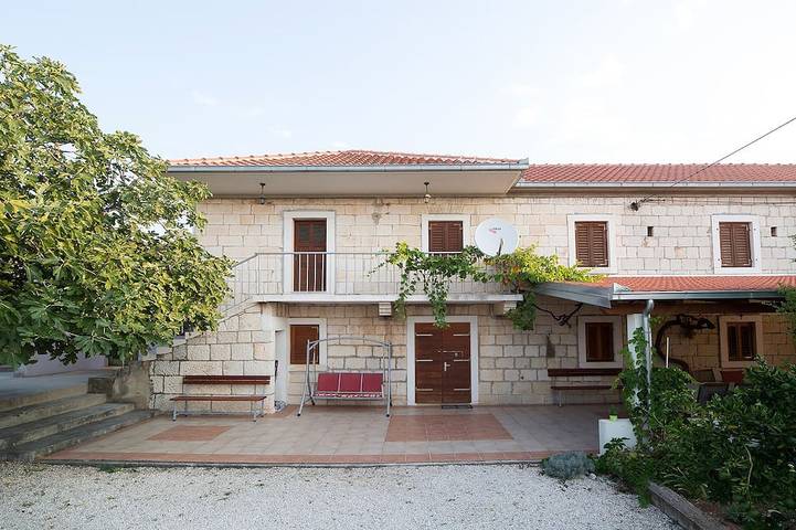 Ferienhaus für 10 Personen, mit Balkon und Garten - 1