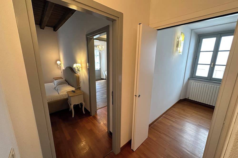 Villa Magnolia - With Garden in the Center of Como in Como, Lake Como