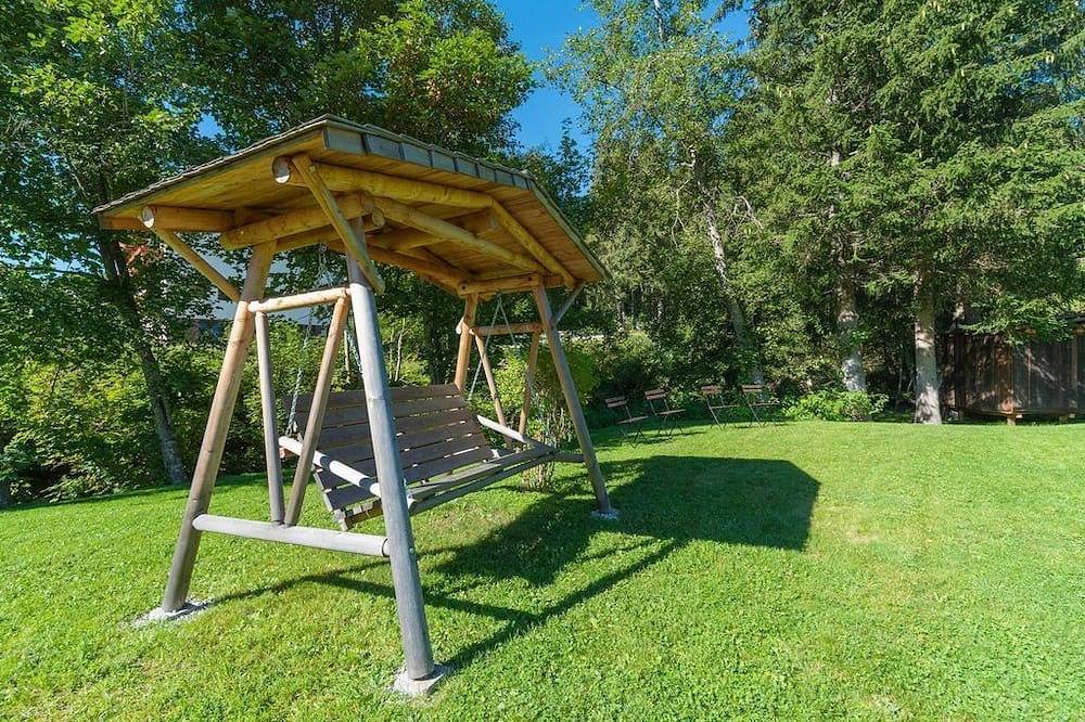 Doppelzimmer mit Balkon, Dusche/Bad/Wc - B&B Landhaus Vierthaler in Filzmoos, Tennengau