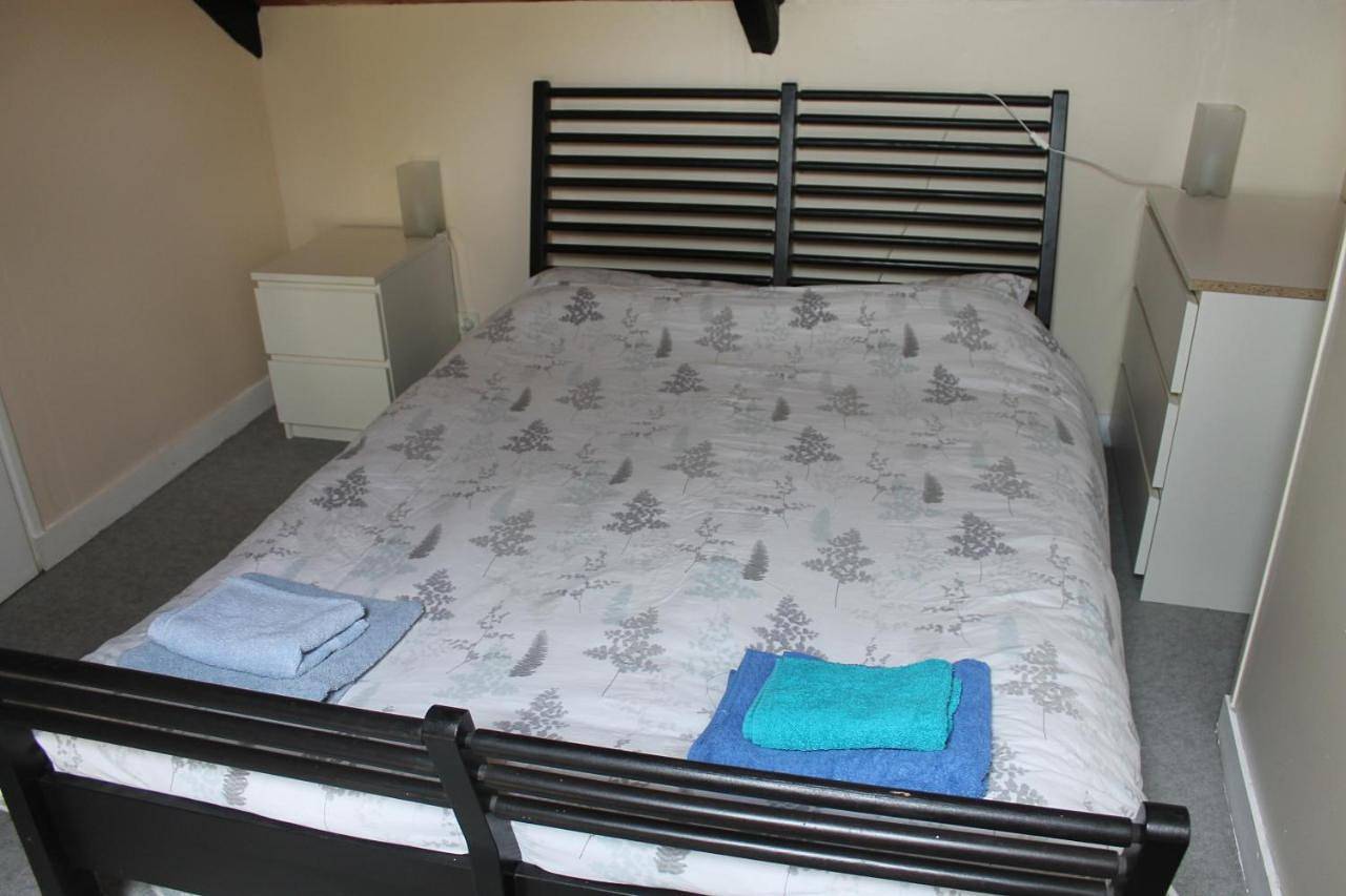 Appartement entier, One-Bedroom Apartment in Huelgoat, Région de Châteaulin