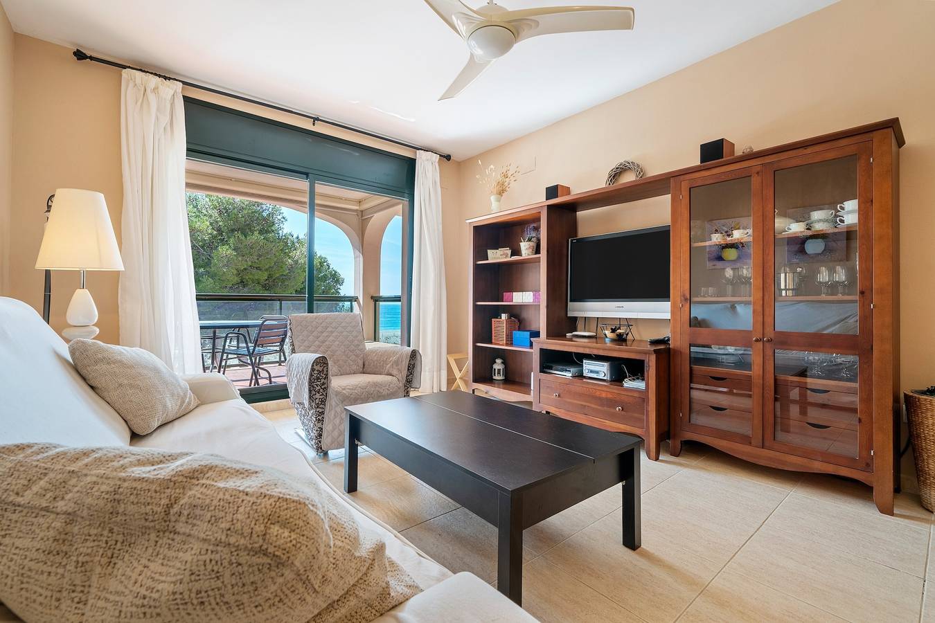 Appartement entier, Appartement Holdiday "Costa Linda 1" avec vue sur la mer, piscine et Wi-Fi. in Vandellòs i l'Hospitalet de l'Infant, Costa Dorada