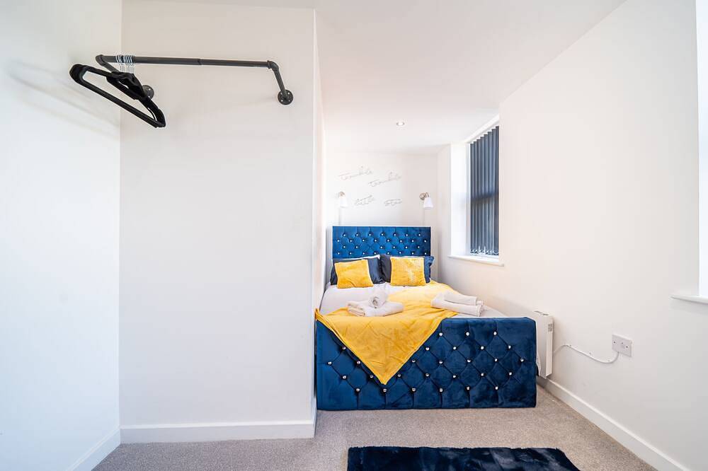 Ganze Wohnung, Apartment-Komfort-Eigenes Badezimmer-Strassenblick-Free Private Parking in Rochdale, Greater Manchester