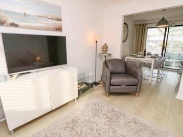 Holiday Home for 6 People in Freshwater, Isle of Wight, Photo 4