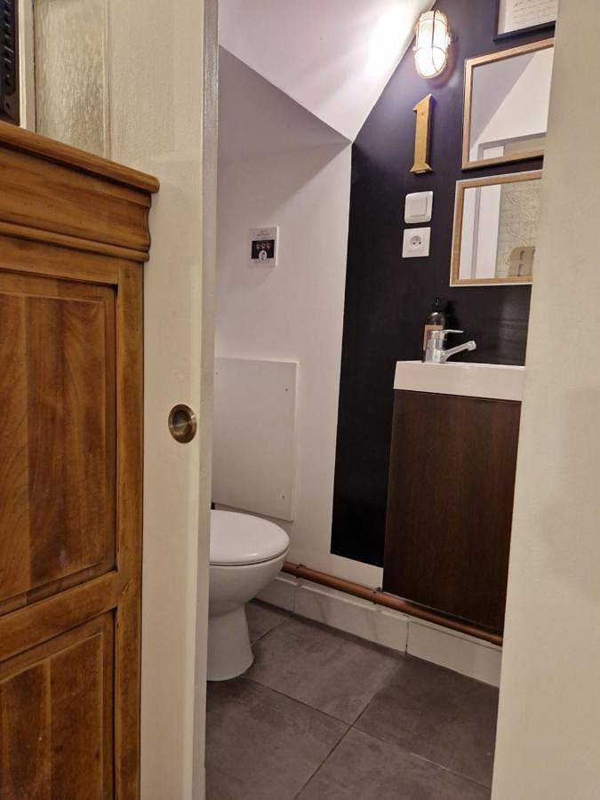 Double Room with Private Bathroom in Talence, Région de Bordeaux