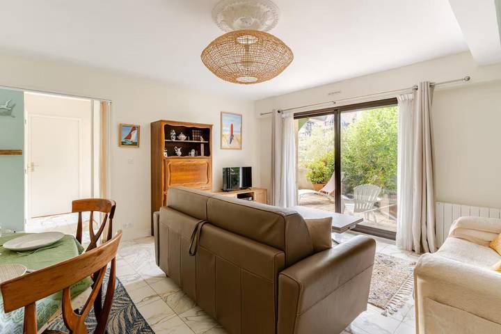 Gîte pour 4 personnes, avec Balcon et Terrasse ainsi que Jardin et Vue dans Port Morny Deauville