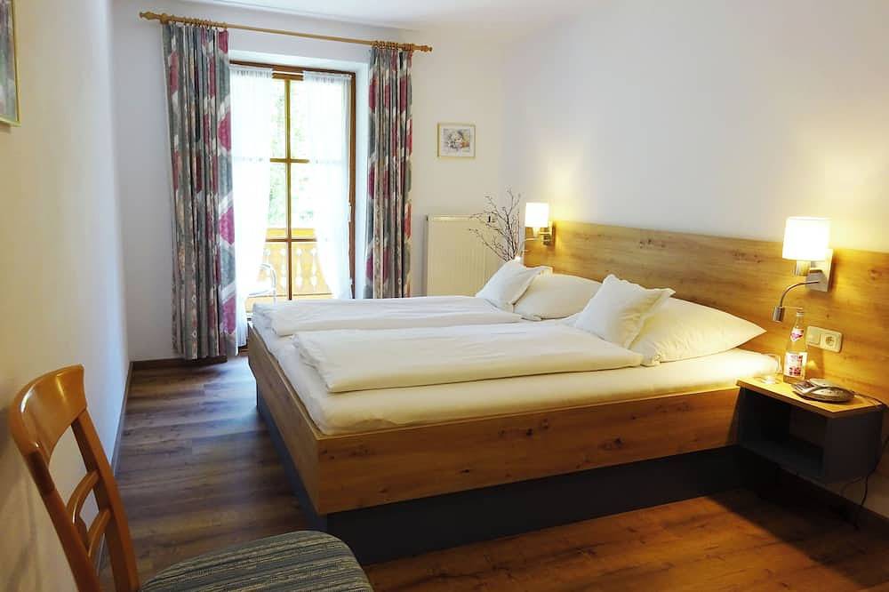 Ganze Wohnung, Ferienwohnung \"Predigtstuhl\" od. \"Zwiesel\", 42qm, 1 Schlafzimmer, Balkon in Bad Reichenhall, Berchtesgadener Alpen