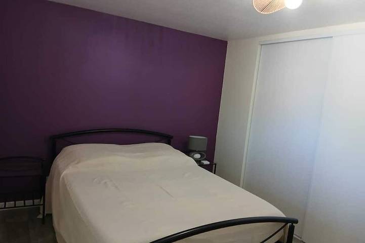 Gîte pour 4 personnes, avec piscine et jardin à Montrond-les-Bains - 2