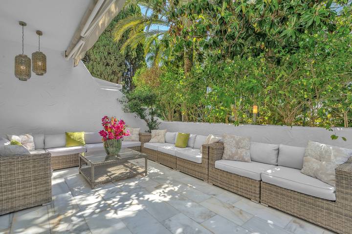 Hel lejlighed, Marbella Real - Stylish 2-Bedroom Garden Apartment in Marbella West, Marbella