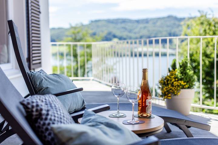 Ferienwohnung für 5 Personen, mit Seeblick und Terrasse - 1