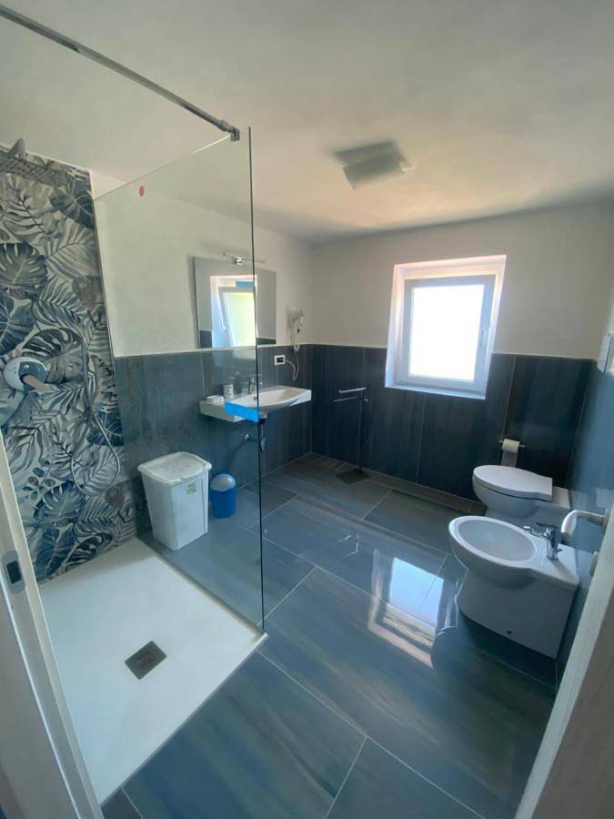 Ferienhaus für 2 Personen, mit Balkon und Terrasse sowie Garten und Ausblick in Marina di Camerota - 4