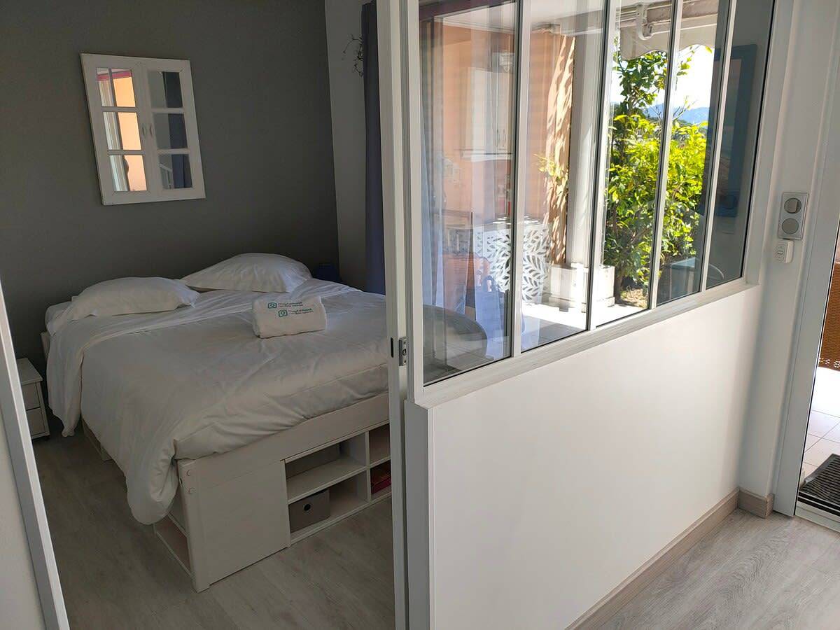 Entire apartment, A051 - Apartment with terrace in Cannes - 4 people in Cannes, Cannes region