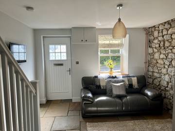 Log Cabin for 4 People in Rhondda Cynon Taf region, South-Wales, Photo 4
