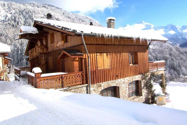 Gîte pour 6 personnes, avec Balcon/Terrasse ainsi que Terrasse et Jardin