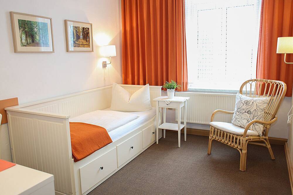 Einzelzimmer 1 - Pension Nord in Dessau, Reino de Jardines de Dessau-Wörlitz