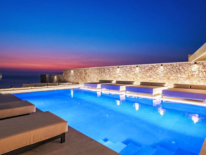 Ferienhaus für 7 Personen, mit Balkon und Terrasse sowie Garten und Pool in Rhodos Stadt - 2