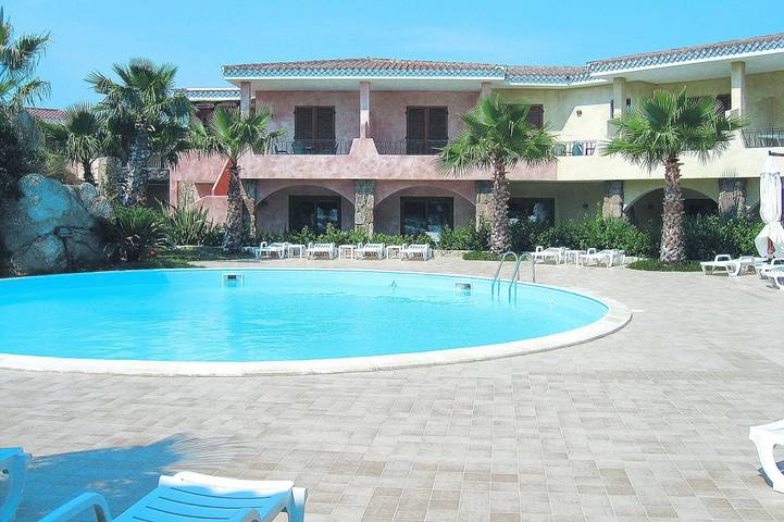 Apartment for 4 people, with pool and balcony/terrace in Palau (Sardinia)