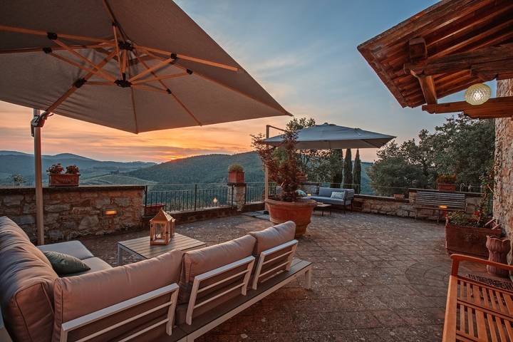 Villa for 8 people, with Balcony and Hot tub as well as Garden in Chianti