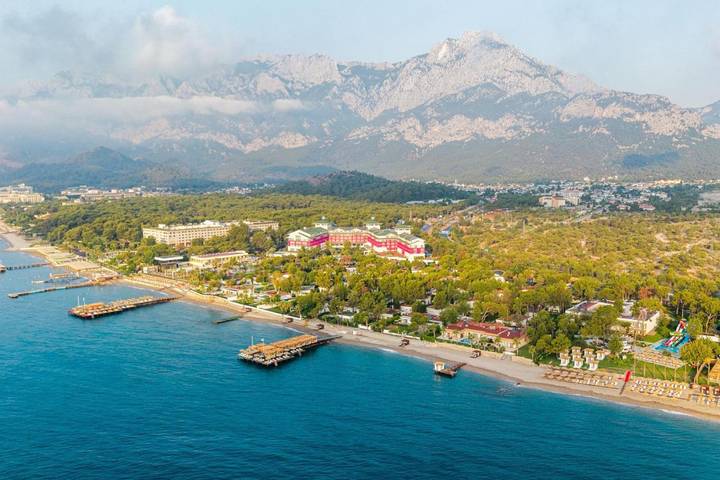 Resort for 3 people, with pool and sauna as well as children pool and terrace - 1