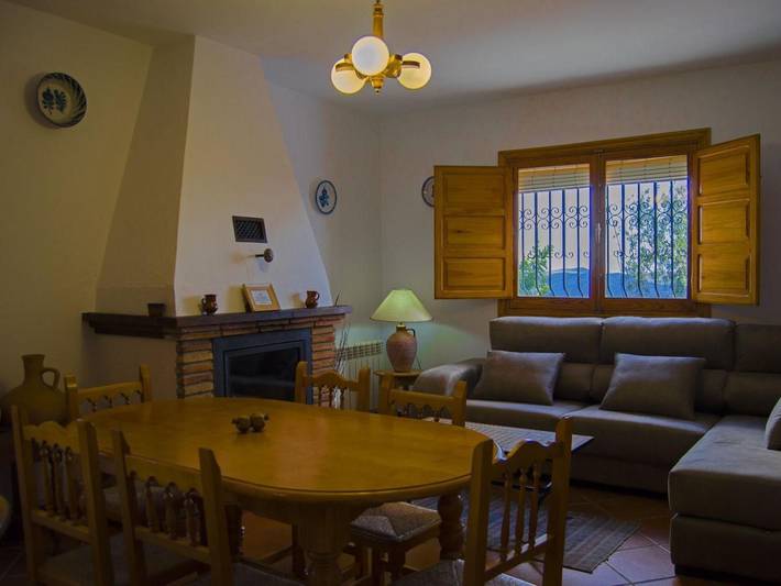 Casa rural para 8 personas, con piscina y jardín en Válor - 2