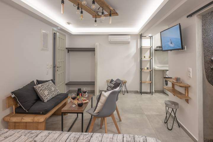 Vacation rental for 2 people, with yard in Naxos