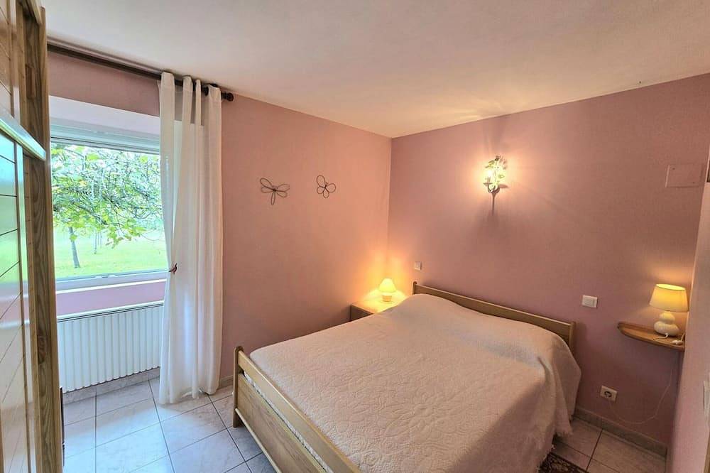 Charmante maison périgourdine avec piscine partagée et Wi-Fi in Campagnac-lès-Quercy, Périgord Noir